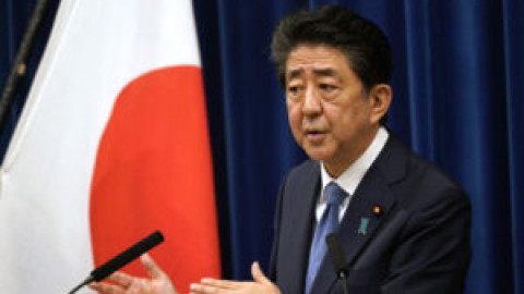 Shinzo Abe Taken to Hospital After Reportedly Being Shot, Suspect Arrested