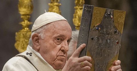 Nicaraguans Denounce ‘Scandalous Silence’ of Pope Francis as Communists Attack Churches, Silence Catholic Radio