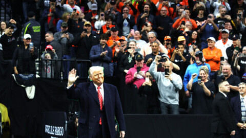 Trump Receives Thunderous Applause as He Arrives at NCAA Wrestling Championship
