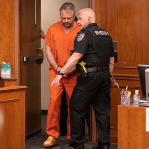 Dentist served wife protein shakes laced with arsenic before giving her a fatal dose of cyanide