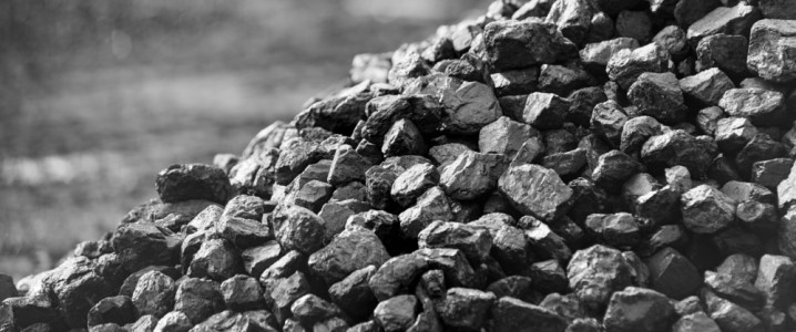 China’s Coal Imports Plunge 23% as Domestic Output Surges