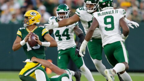 Jets’ Jay Tufele shares moment with coach Aaron Glenn vs. Packers (video)