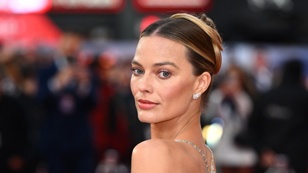 Naked Dressing Hits New Peak as Margot Robbie Bares Her Butt and Dakota Johnson Strips Down