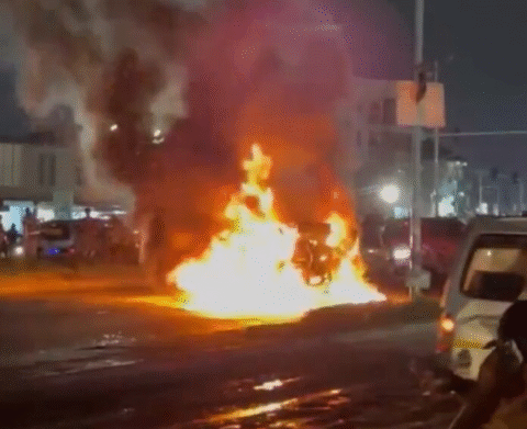 Car engulfed in flames at Ablekuma-Curve