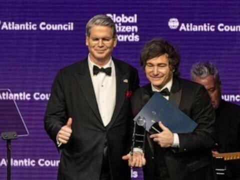 US buys Argentine pesos, finalizes $20 billion currency swap