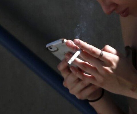 Quitting smoking nearly doubles life expectancy for cancer patients