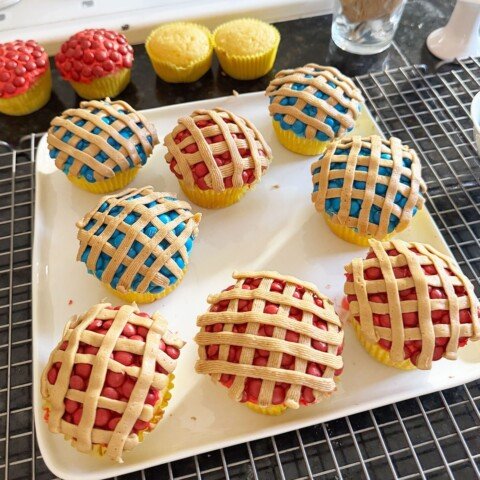 How to Make Cupcakes Look Like Mini Pies