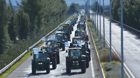 Protesting Greek Farmers Block Highways for 48 Hours