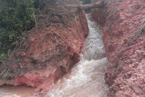 Senteeko Dam still at risk nearly two weeks after warning