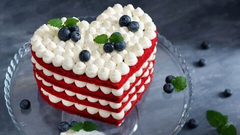 Valentine’s Day Restaurant Deals You’ll Love: Heart-Shaped Pizzas, Sweet Sips, Special Menus, Diamond Giveaways, Weddings and More!