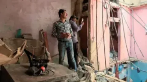 At least 16 killed in Karachi Soldier Bazaar building collapse following gas explosion