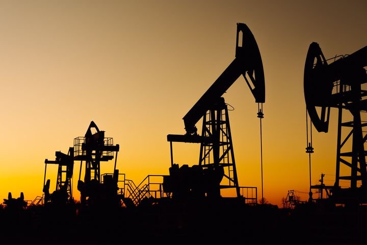 Oil price blasts past $100 a barrel, stock markets tumble on Monday opening
