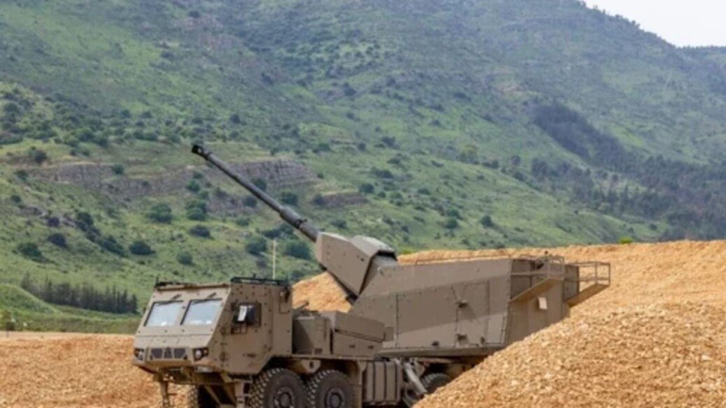 IDF uses Ro’em self-propelled howitzer artillery for first time in southern Lebanon