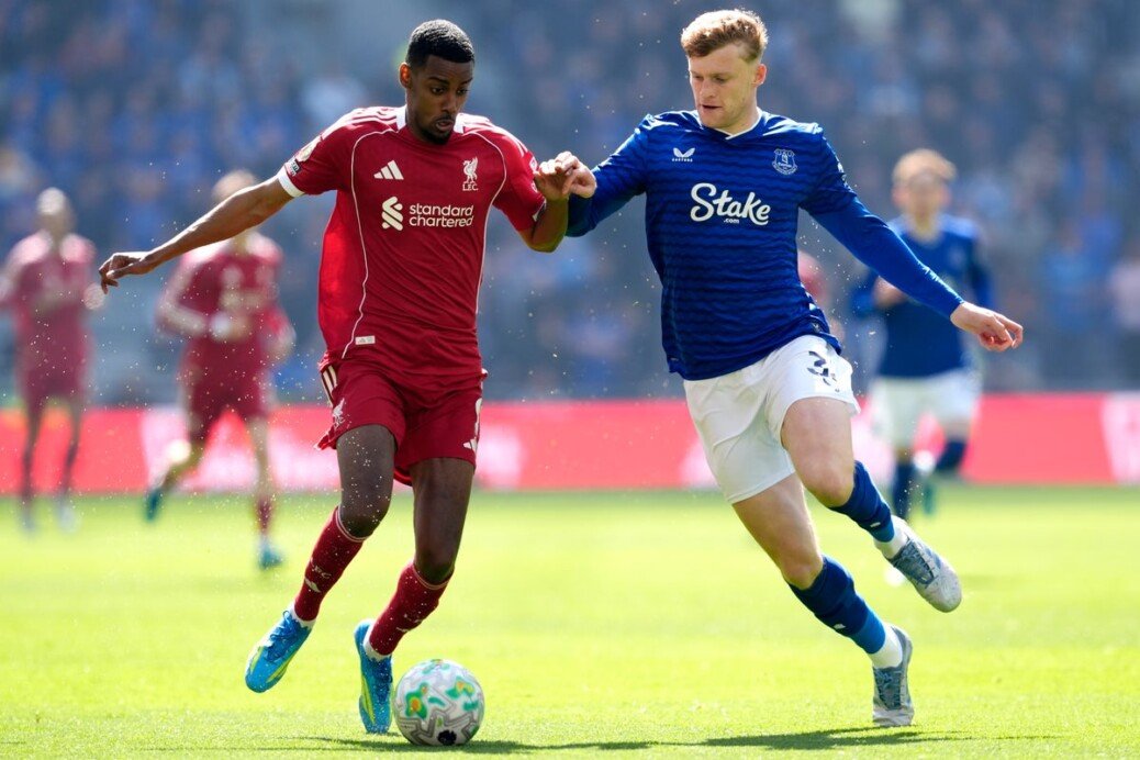Everton v Liverpool LIVE: Bruising and tetchy Merseyside derby still goalless