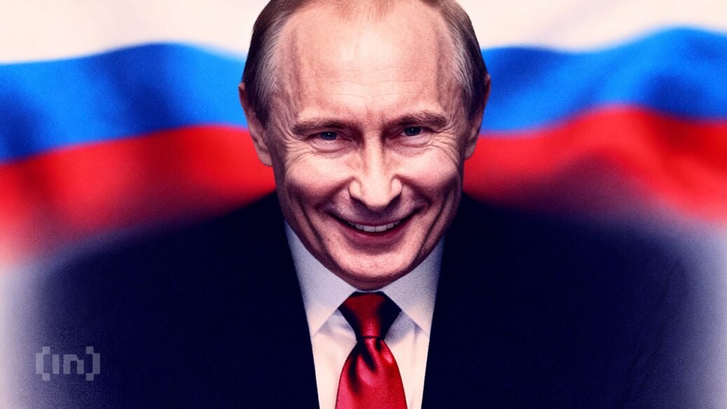 Sanctioned Russian Billionaire’s $500 Million Yacht Slips Through Hormuz Blockade