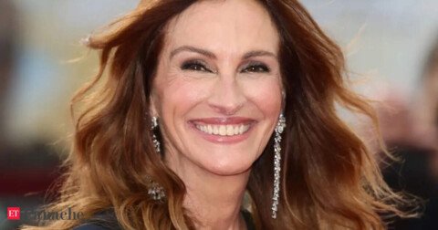 Movie dialogue of the day by Julia Roberts: ‘I guarantee there’ll be tough times. At some point, one or both of us is gonna want to get out. But if I don’t ask you to be mine, I will regret it for the rest of my life’; Runaway Bride actress’ dialogue on w