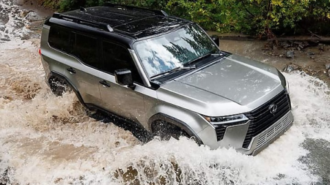 Lexus GX Next Update May Feature The Twin Turbo Hybrid Powerplant