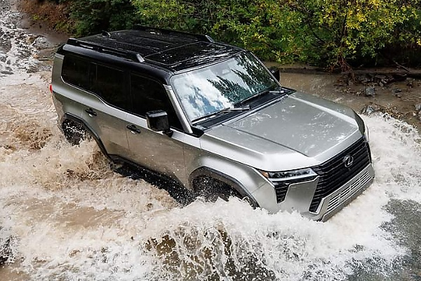 Lexus GX Next Update May Feature The Twin Turbo Hybrid Powerplant