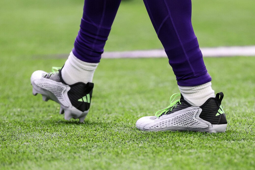 A Vikings Weapon Looks Like a True Spark Plug