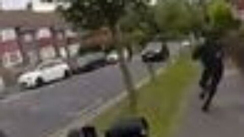 Watch the dramatic moment van driver shouts ‘Get in the back!’ and joins police chase
