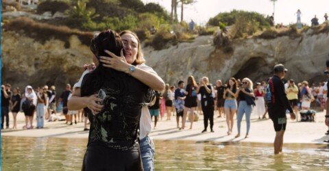 800 Baptized at Historic Pirate’s Cove in Powerful Declaration of Faith