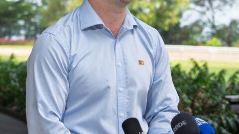Commonwealth says it will block gas-fired data centres