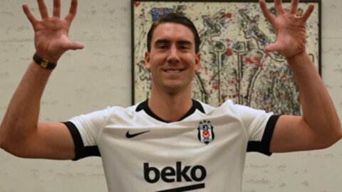 Ex-Juventus striker Vlahovic reunites with Italiano at Besiktas