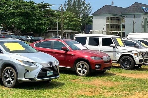 Anti-Smuggling: Customs Seizes G-Wagon, 11 Other Tokunbo Cars; Recovers ₦729m Revenue