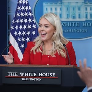 Outgoing White House press secretary to join pro-Trump political group