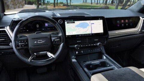 GM gives its most important trucks a new UI—and includes CarPlay