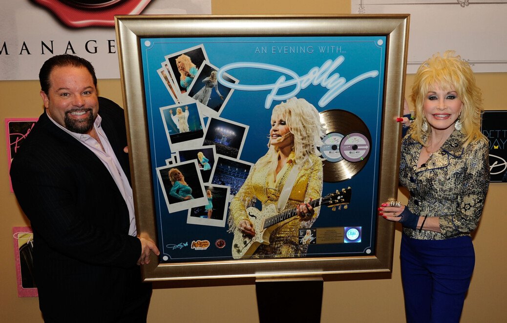 Dolly Parton’s manager wants her family ‘out of the picture’ amid ongoing lawsuit with nephew: source