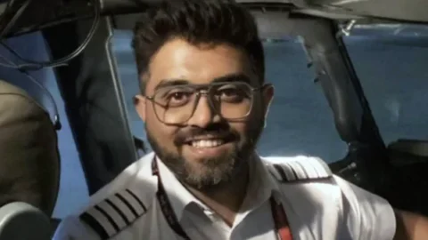 Flydubai captain recalls ‘traumatic’ struggle to reopen cockpit during terror attack